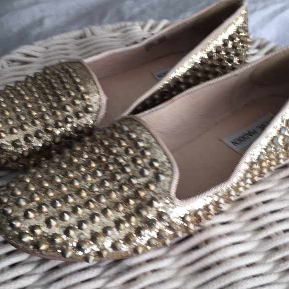 Shoes - Picture 2 of 4